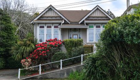 Popular In Roslyn - Photo 3