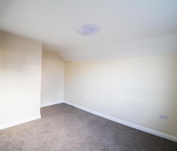 2 bedroom maisonette to rent - Photo 2