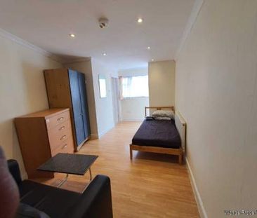 1 bedroom property to rent in Southall - Photo 4