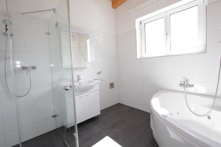 2.5 Zimmer, 70 m², 3. Stock - Foto 3