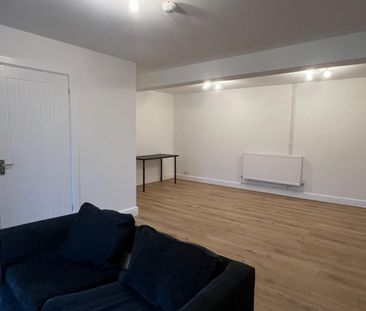 2 bedroom House To Let - Photo 2