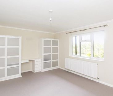 3 bedroom detached bungalow to rent - Photo 6