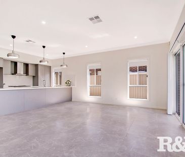 Modern 4 Bedroom Brick Veneer Home - Photo 4