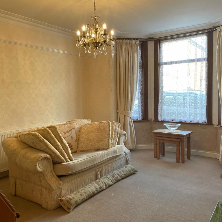 2 bedroom semi-detached bungalow to rent - Photo 1