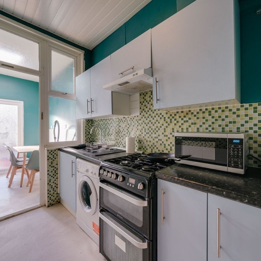 1 Bed Flat, Rosebank Avenue, HA0 - Photo 1