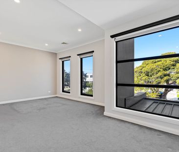 Stylish & Low-Maintenance Living in a Prime Chadstone Location - Photo 5
