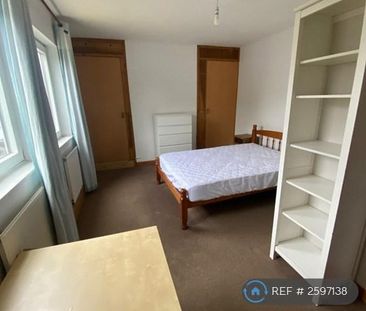 5 bedroom semi-detached house to rent - Photo 2