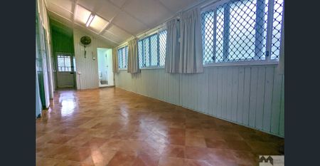 INNER CITY SPACIOUS QUEENSLANDER AVAILABLE NOW - Photo 4