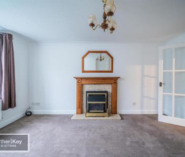 4 bedroom detached house to rent - Photo 3