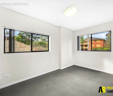 2 Bedroom 2 Bathroom on Wigram St - Photo 4
