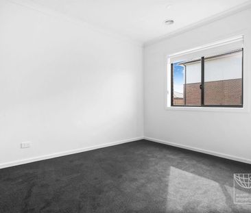 Family Home in Perfect Location - Photo 3