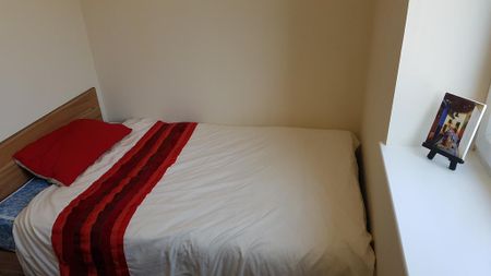 5 bedroom flat to rent - Photo 4