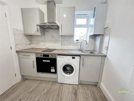 1 bedroom flat to rent - Photo 4