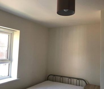 2 bedroom semi-detached house to rent - Photo 5