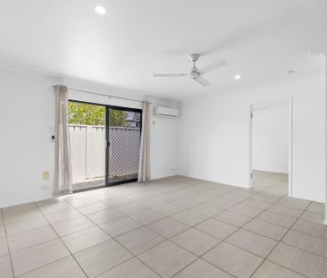 Spacious Duplex in Broadbeach Waters - Photo 6