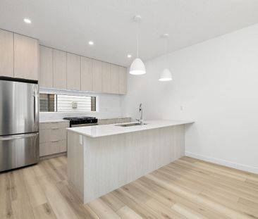 Edmonton Unfurnished townhouse Rental in Idylwylde - NEW Contempora... - Photo 4