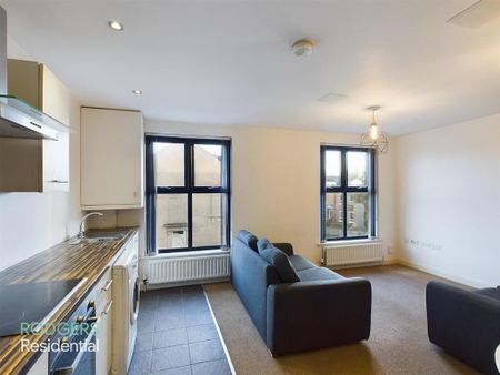 Apt 6, 228 Albertbridge Road, Belfast, BT5 4GW - Photo 2