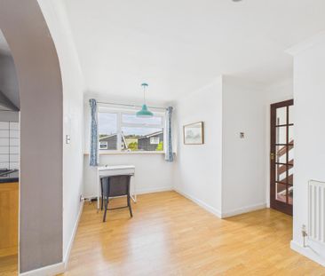 4 bedroom detached house to rent - Photo 2