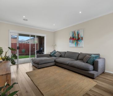 42 Dawley Circuit Werribee VIC - Photo 5