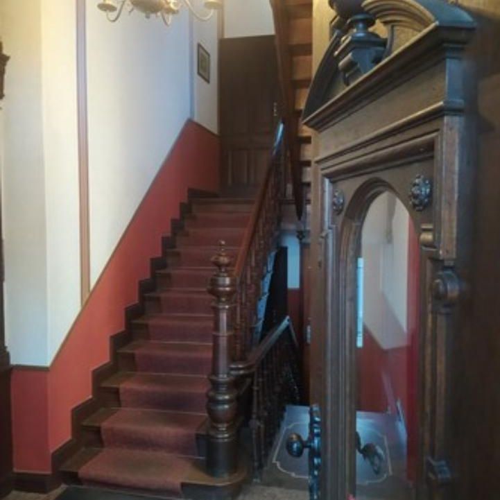 romantische Dachgeschosswohnung in historischer Stadtvilla - Foto 1