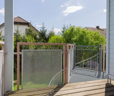 kleine 3 Zimmer Familienwohnung in Neundorf + Garage + zwei Balkone - Photo 1