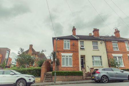 4 bedroom terraced house to rent - Photo 3