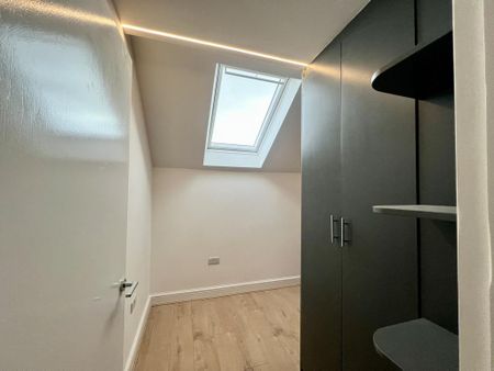 3 bedroom flat to rent - Photo 3