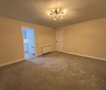 Ashbrae Gardens, Stirling - Photo 1