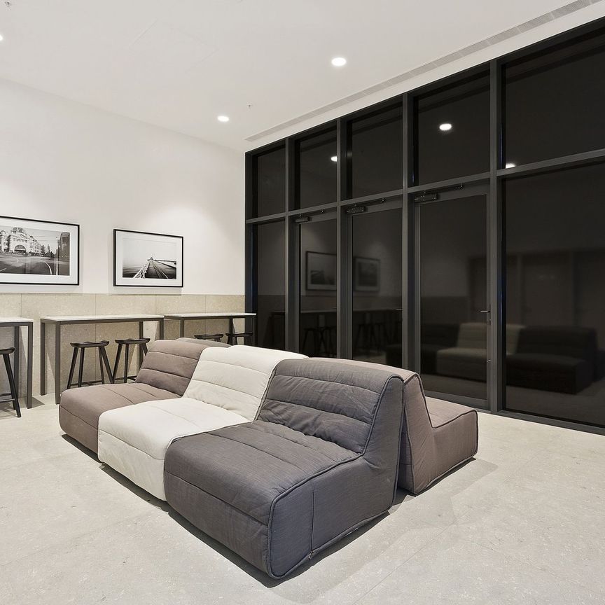 3406/500 Elizabeth Street, Melbourne - Photo 1