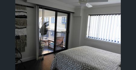 Spacious 3-Bedroom Unit Wollongong CBD - Photo 2