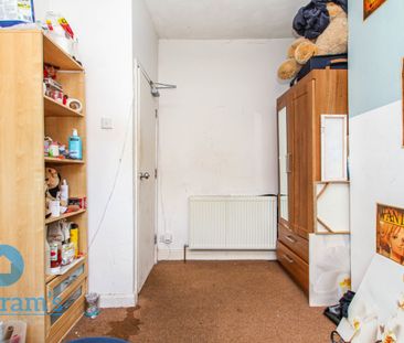4 bed Mid Terraced House for Rent - Photo 4