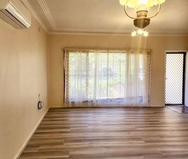 Charming 3-Bedroom Home in Peakhurst!! - Photo 5