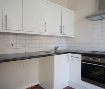 STUNNING NEWLY REFURBISHED ONE BEDROOM FLAT IN SOUTH HAMPSTEAD ZONE 2 - Photo 3