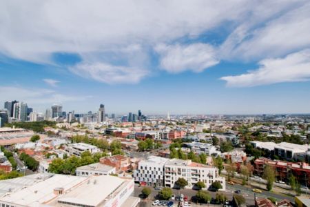 6 Bed Townhouse City View - Photo 5