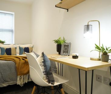 1 bedroom in a house share to rent - Photo 2