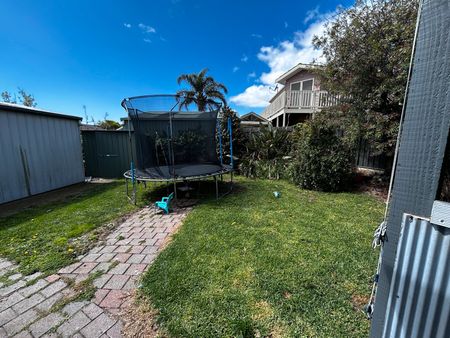 Beautifully Renovated Family Home in Clifton Springs - Photo 3