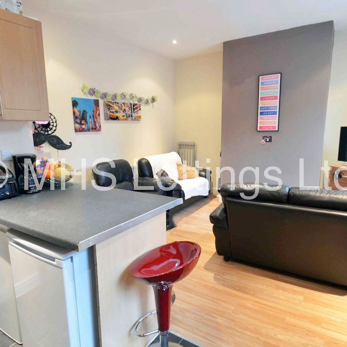 4 Bedroom End Terraced House for rent in William Street - Photo 1
