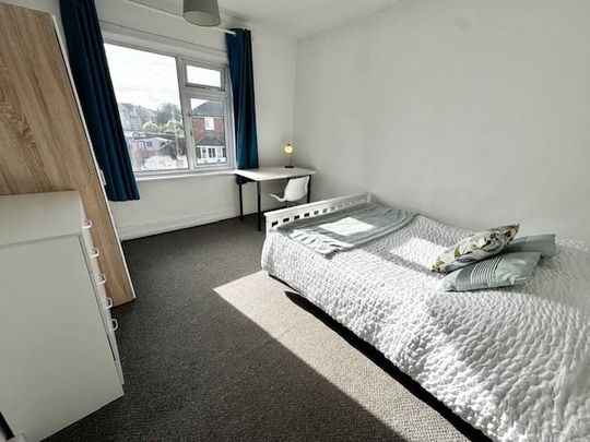 Highfield Road, BOURNEMOUTH - Photo 1