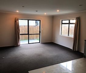 Modern, Six Bedroom Home, In The Heart Of Hillcrest! - Photo 2