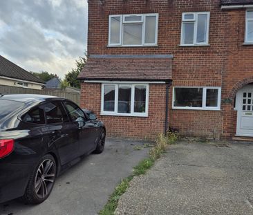 2 bed Semi-detached in Stokenchurch , High Wycombe, HP14 3QJ - Photo 4