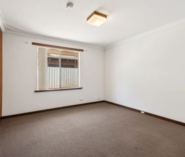 Spacious Family Home with Golf Course Outlook - Photo 5