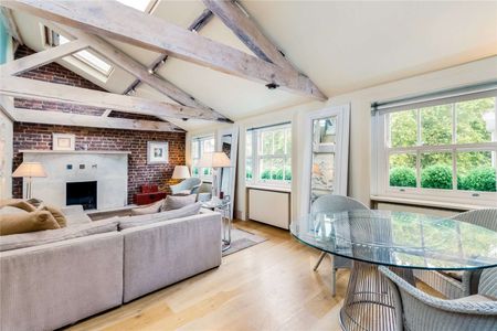 A luxurious three bedroom apartment in a contemporary loft style apartment befitting it's penthouse position, with two double bedrooms and one single bedroom on a private garden square. - Photo 5