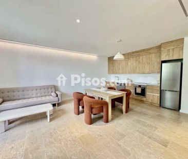 Piso en alquiler en Carrer dels Oms - Photo 1