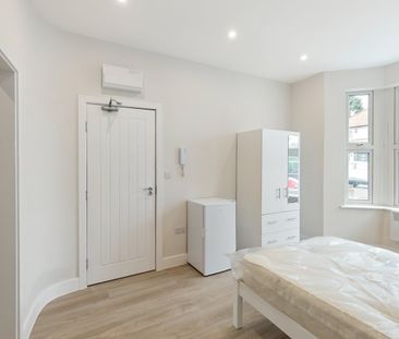 Studio Flat, Cambridge Road, TW4 - Photo 6