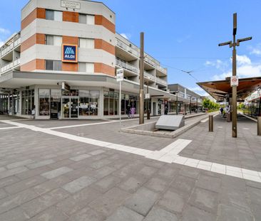Light & Bright in the heart of Gungahlin - Photo 2