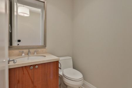 200 Cumberland St 3005, ON, CA, Toronto - Photo 3