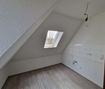 So macht wohnen Spaß: günstige Dachgeschosswohnung - einzugsbereit für Sie renoviert - Foto 6