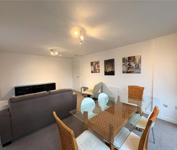 2 bedroom flat to rent - Photo 2