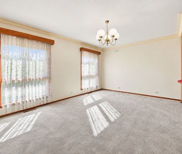 Spacious 3 bedroom Home! - Photo 1