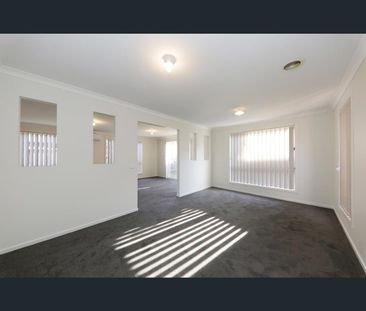 21 Kimberley Grove, Pakenham, Vic 3810 - Photo 1